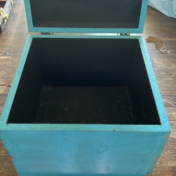 Box with metal flower - Picture 2 of 7